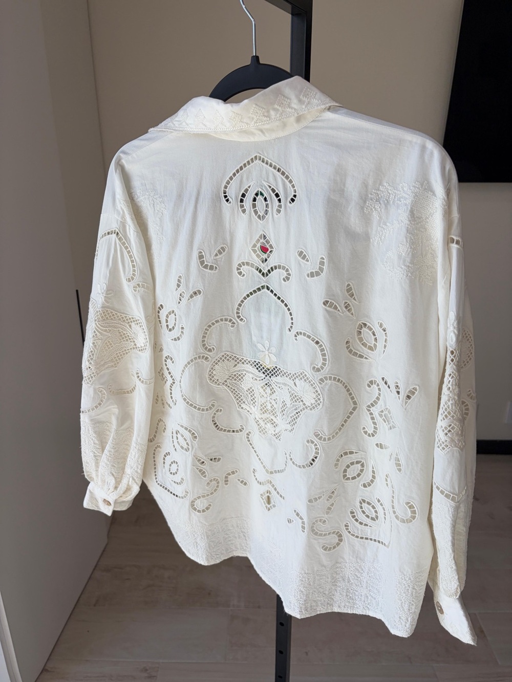 Farm Rio Off-White Embroidered Flowers Richelieu Shirt - Picture 7 of 8